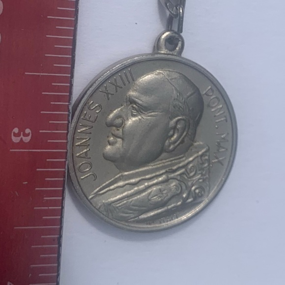 JFK, RFK & POPE Francis Paul Keychain with Medallion - Picture 5 of 14